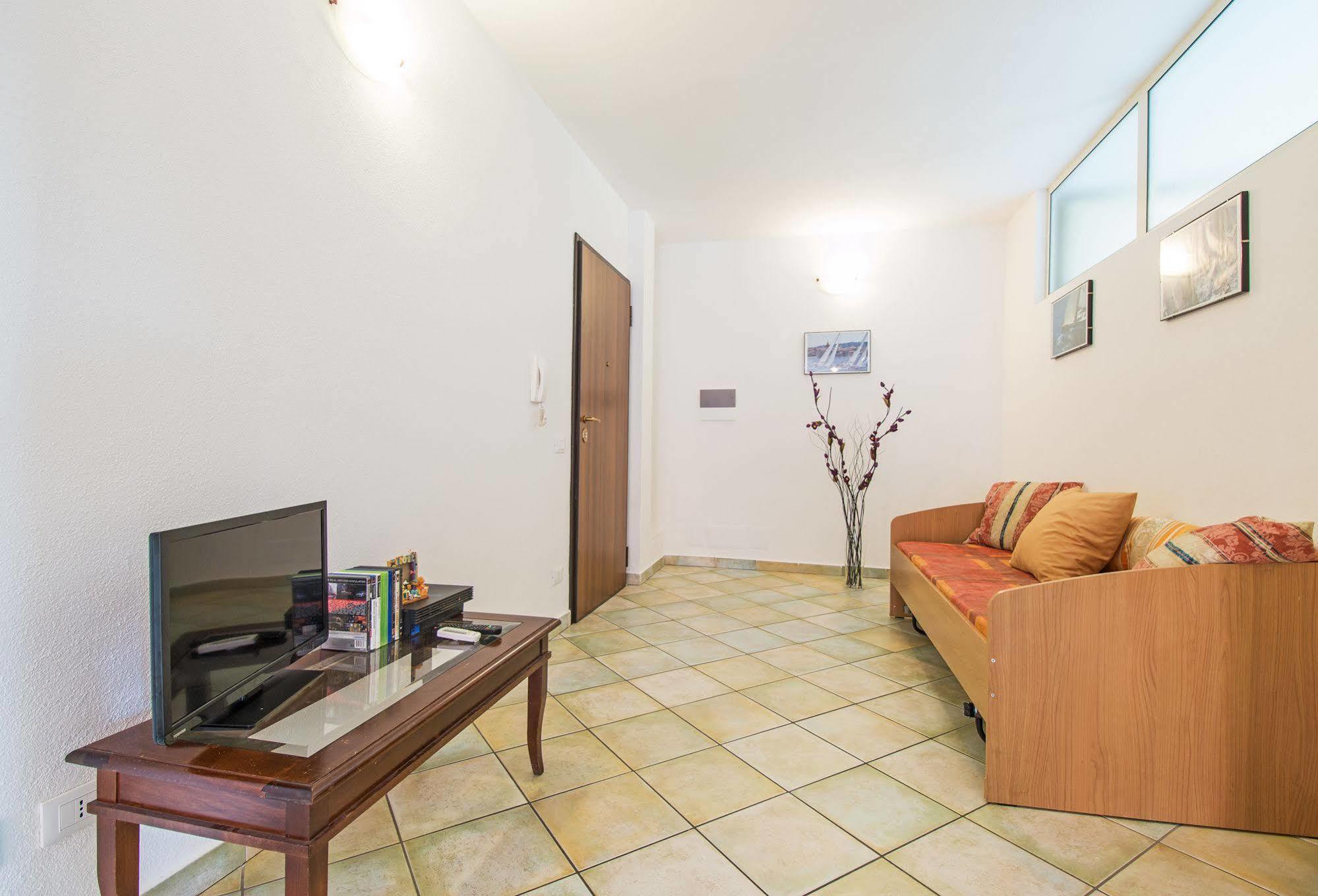 Residenza Maria Antonia - Private Apartment Orosei Ngoại thất bức ảnh