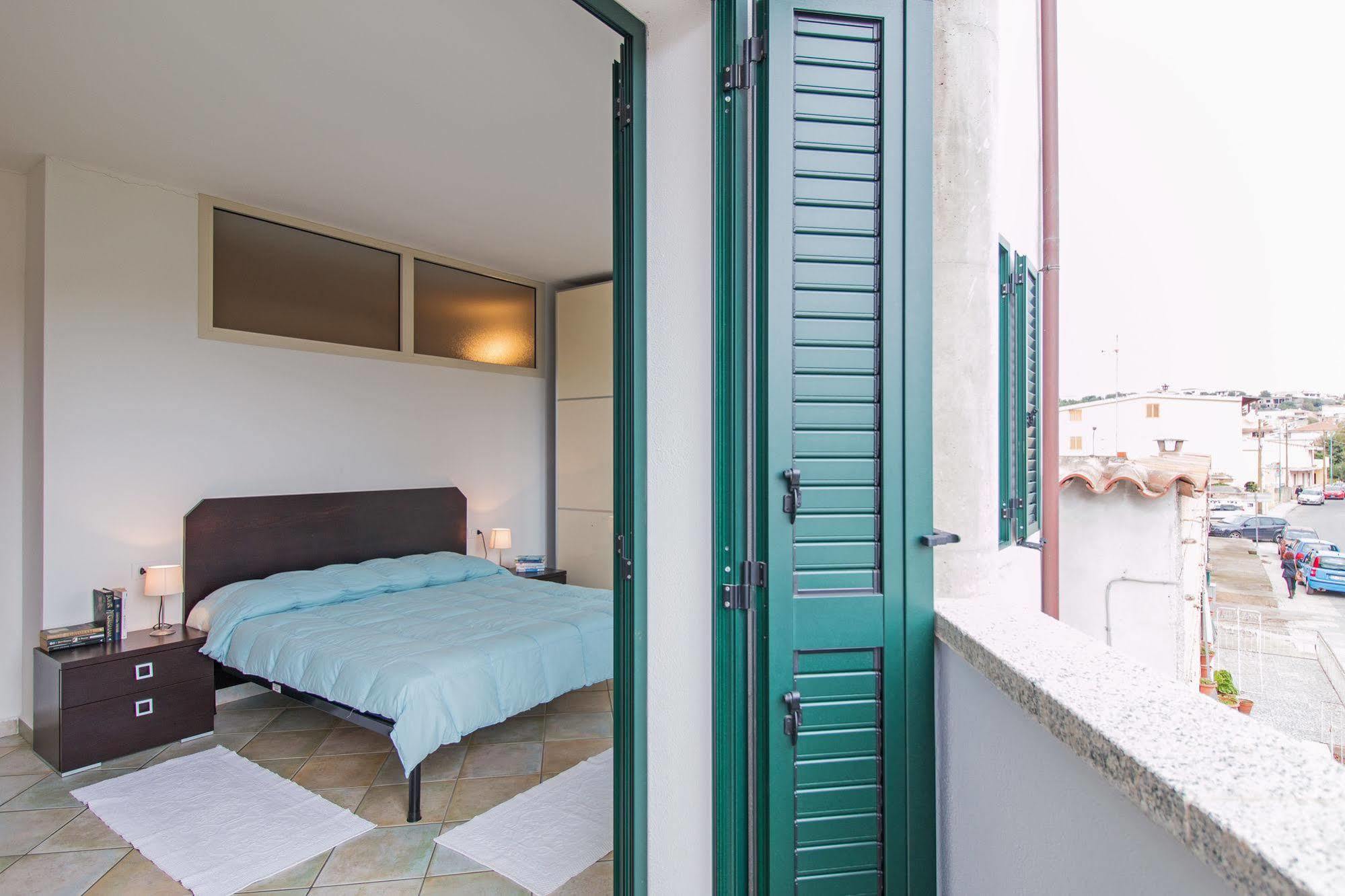 Residenza Maria Antonia - Private Apartment Orosei Ngoại thất bức ảnh